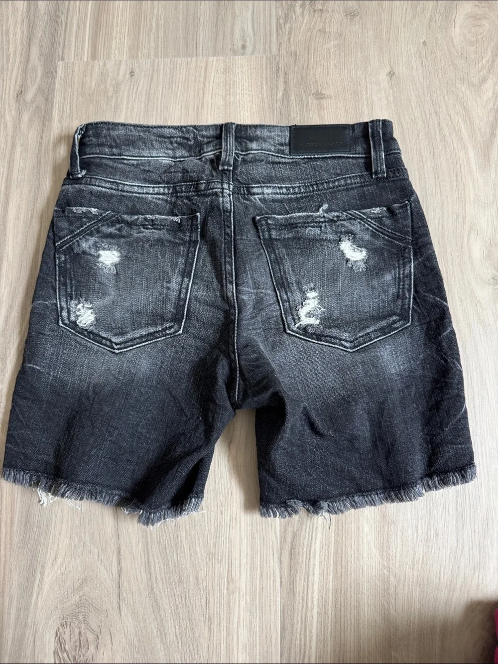 Buckle edgy black
